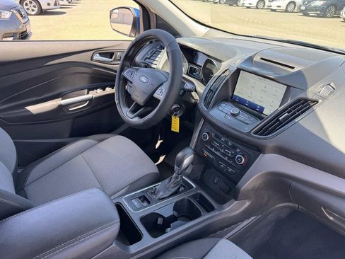 Used 2018 Ford Escape SE w/ SE Sync 3 Package AWD/4WD image 14