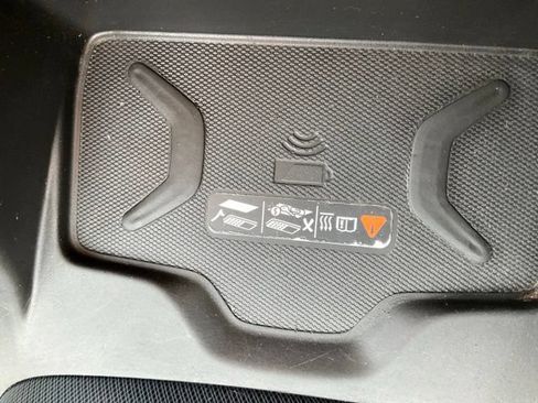Used 2022 Chevrolet Colorado Z71 AWD/4WD image 30
