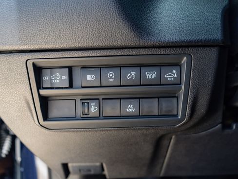 Used 2025 Toyota Tundra SR5 AWD/4WD image 20