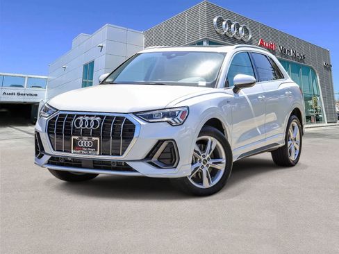 Used 2023 Audi Q3 2.0T Premium w/ Convenience Package AWD/4WD image 1