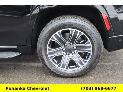 Used 2024 Jeep Wagoneer 4WD w/ Premium Group I image 40