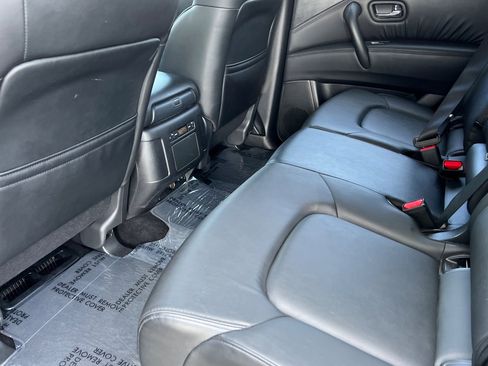 Used 2023 Nissan Armada SV image 9