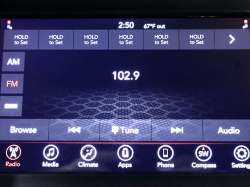 Used 2019 Dodge Charger SXT RWD image 16