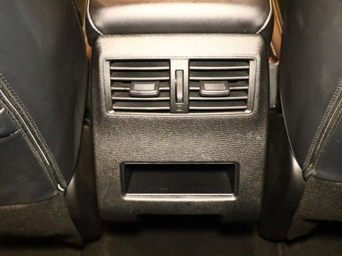 Used 2024 Mitsubishi Outlander SE image 39