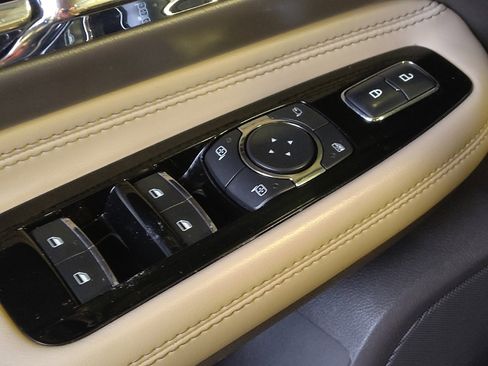 Used 2020 Lincoln Corsair Reserve w/ Appearance Package image 26