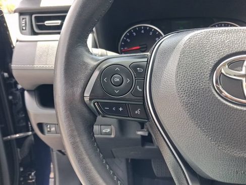 Used 2022 Toyota RAV4 XLE Premium FWD image 17