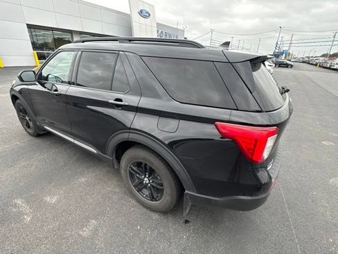 Used 2020 Ford Explorer XLT w/ Equipment Group 202A AWD/4WD image 15