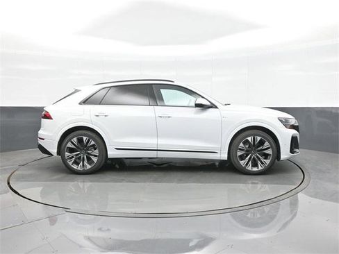 New 2026 Audi Q8 Premium Plus image 8