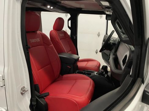 Used 2024 Jeep Wrangler Unlimited w/ Convenience Group AWD/4WD image 46
