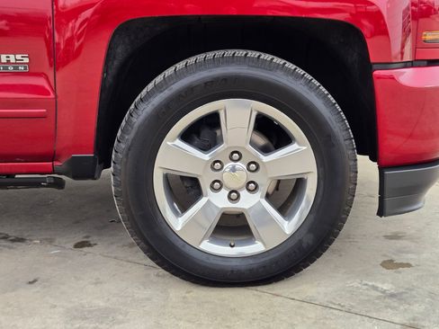 Certified 2018 Chevrolet Silverado 1500 LT w/ Texas Edition image 32