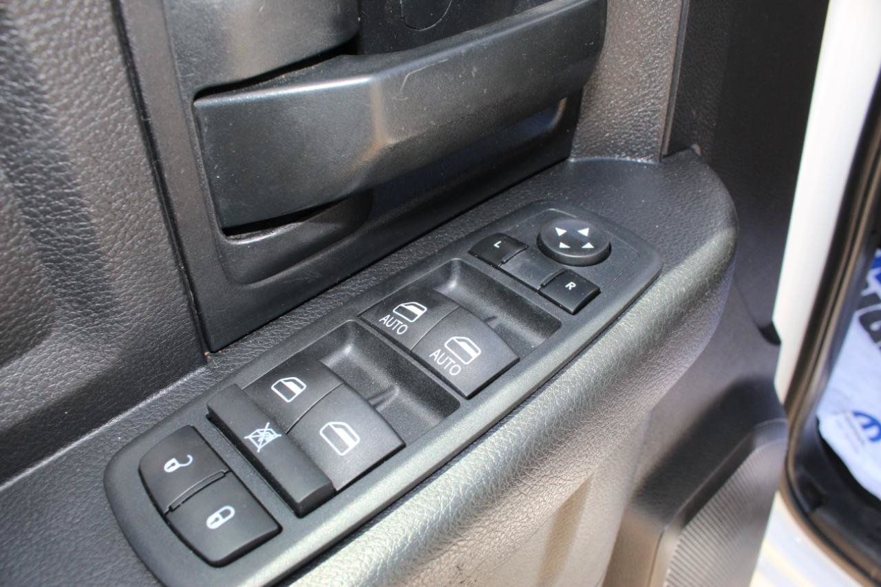 Used 2014 RAM 2500 Tradesman w/ Chrome Appearance Group AWD/4WD image 19