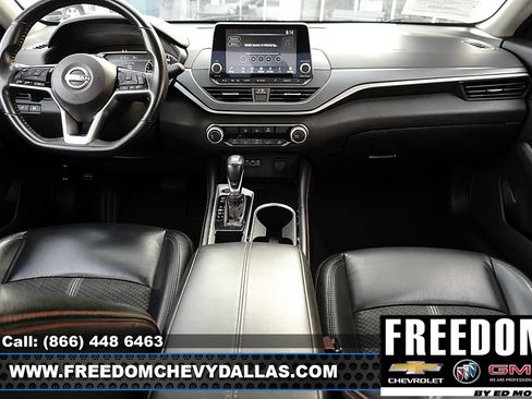 Used 2024 Nissan Altima 2.5 SR FWD image 11