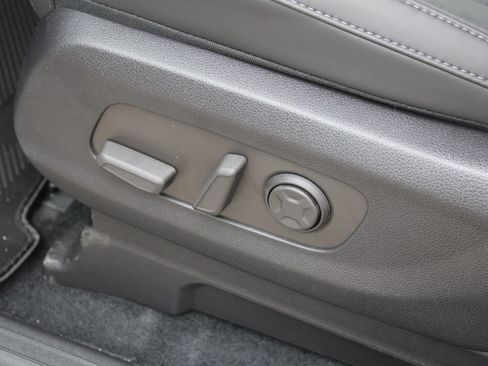 New 2026 Kia Carnival EX FWD image 28