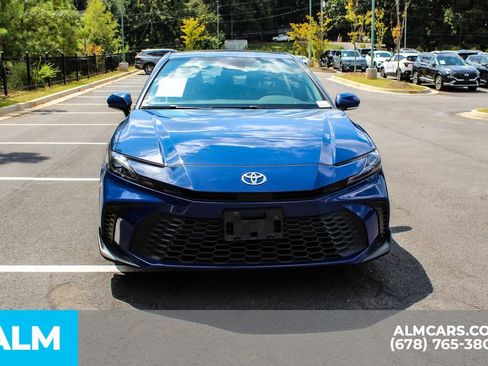 Used 2025 Toyota Camry SE image 10