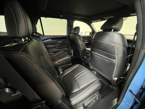 Used 2023 Honda Pilot TrailSport image 12