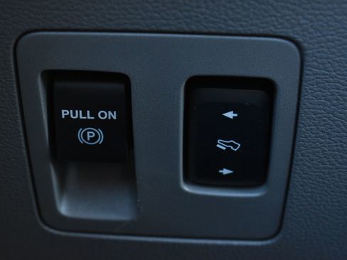 Certified 2017 Ford F150 XLT w/ Equipment Group 302A Luxury image 32