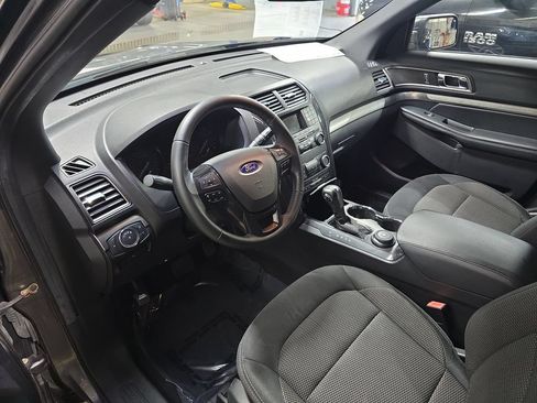 Used 2019 Ford Explorer XLT w/ Class III Trailer Tow Package AWD/4WD image 16