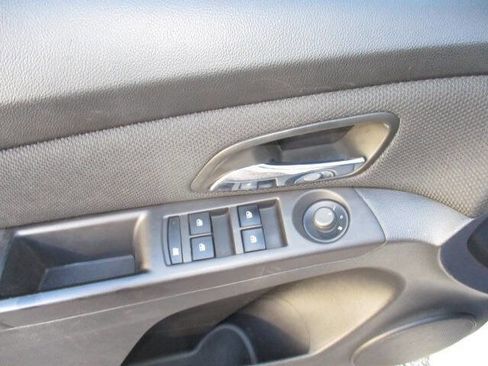Used 2014 Chevrolet Cruze LT image 19