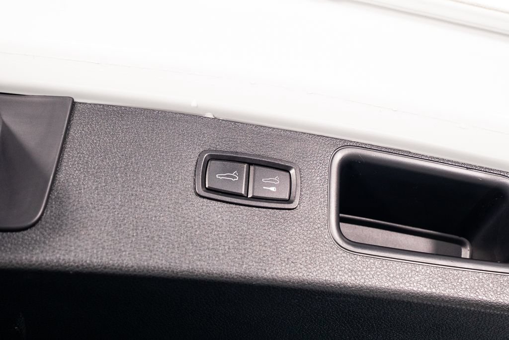 Used 2021 Porsche Macan S AWD/4WD image 41