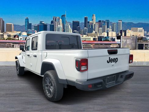 New 2026 Jeep Gladiator Sport image 5