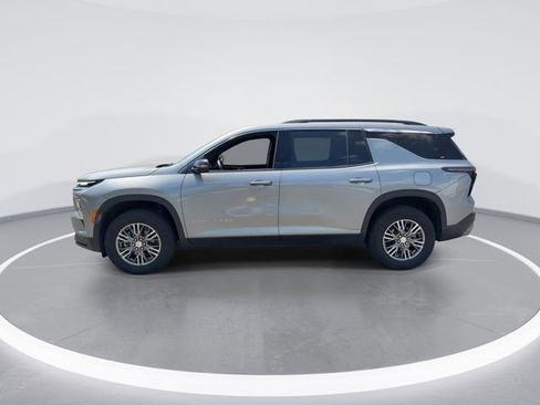 Used 2024 Chevrolet Traverse LT AWD/4WD image 5
