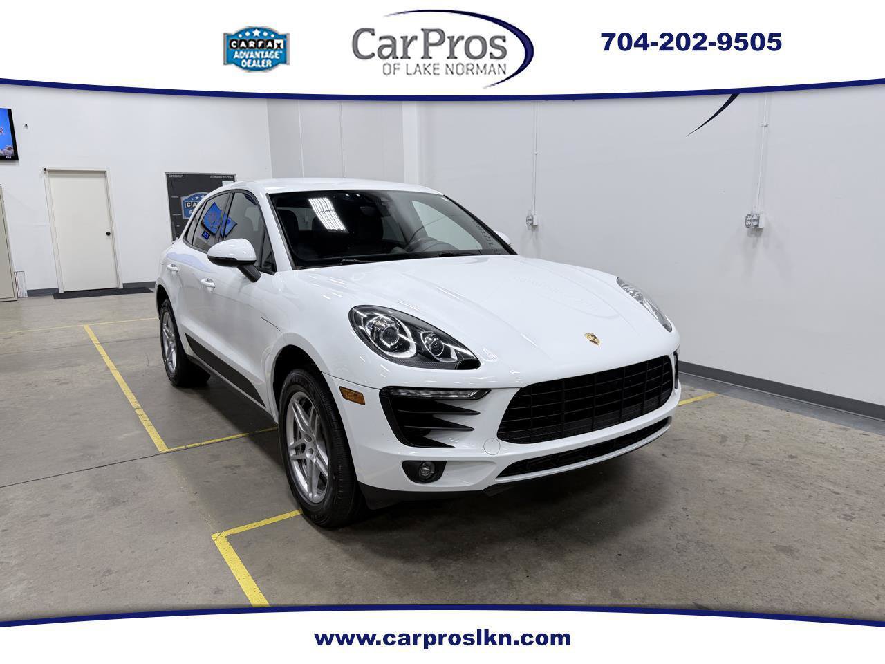 Used 2018 Porsche Macan AWD/4WD image 1