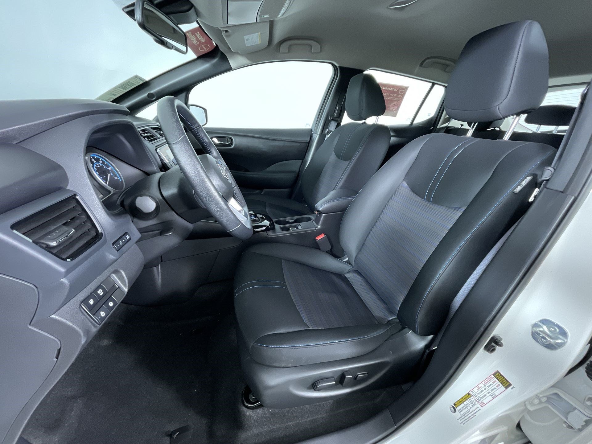 Certified 2025 Nissan Leaf SV Plus FWD image 15
