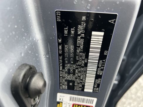 Used 2023 Toyota Highlander Limited image 28