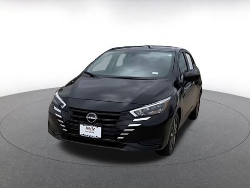 Used 2025 Nissan Versa SV image 7