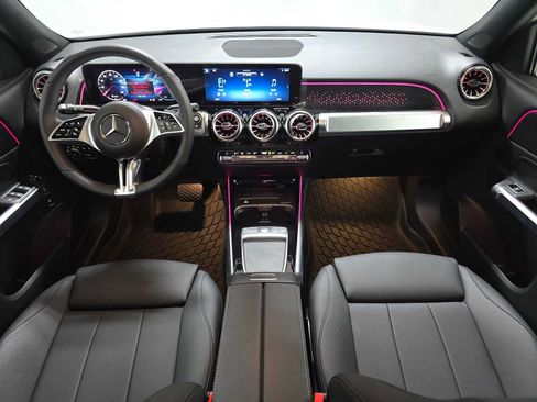 Used 2026 Mercedes-Benz GLB 250 4MATIC image 18