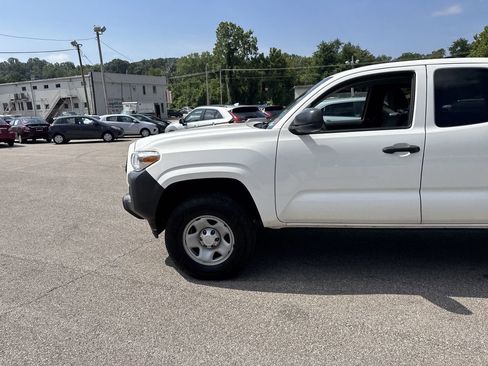 Used 2020 Toyota Tacoma 2WD Access Cab image 10