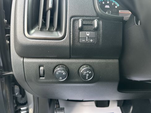 Used 2022 Chevrolet Colorado ZR2 image 9