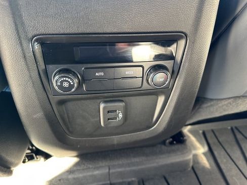 Used 2023 Buick Enclave Essence w/ Sport Touring Edition image 21