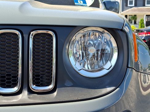 Used 2016 Jeep Renegade Latitude w/ Safety & Security Group AWD/4WD image 8