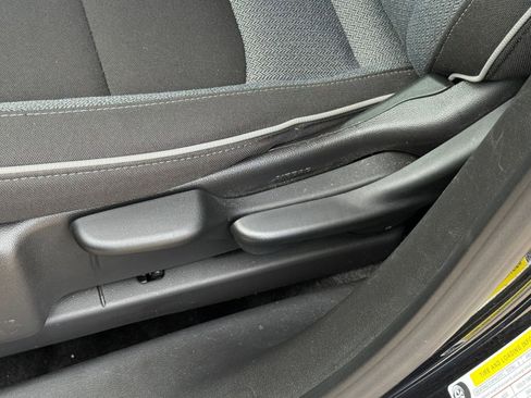 Used 2025 Chevrolet TrailBlazer LT image 23