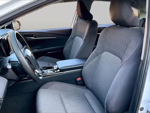 Used 2025 Toyota Camry LE FWD image 8
