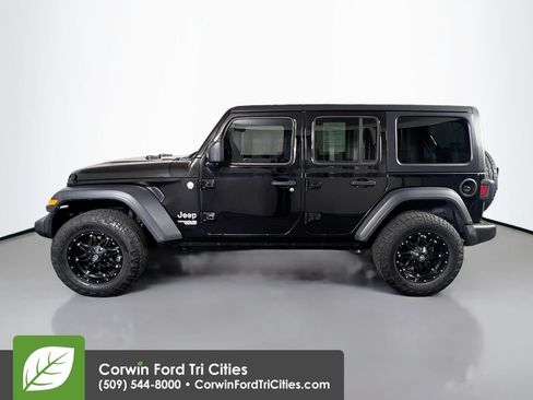 Used 2018 Jeep Wrangler Unlimited Sport S AWD/4WD image 6