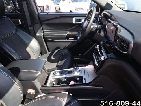 Used 2022 Ford Explorer ST w/ ST Street Pack image 25