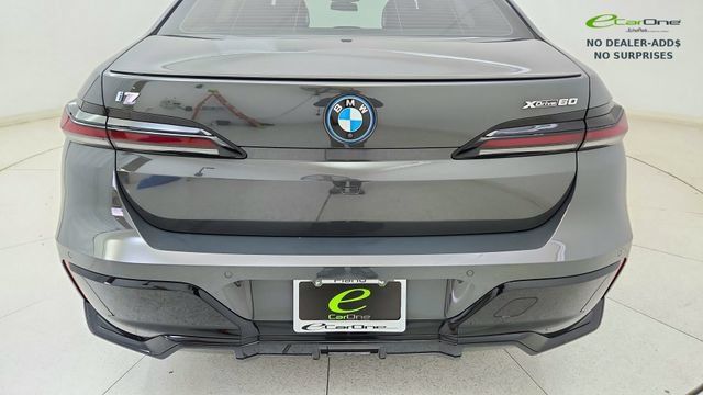 Used 2023 BMW i7 xDrive60 AWD/4WD image 11