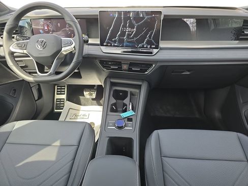 New 2026 Volkswagen Tiguan SE R-Line image 9