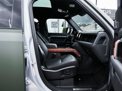 Used 2023 Land Rover Defender 110 X AWD/4WD image 30