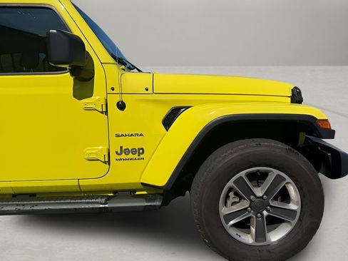 Used 2023 Jeep Wrangler Unlimited Sahara w/ Cold Weather Group AWD/4WD image 25