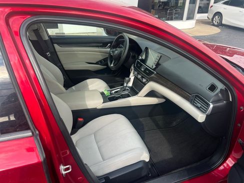 Used 2018 Honda Accord EX image 8