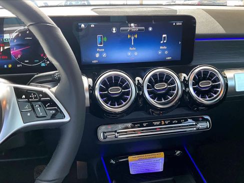 New 2026 Mercedes-Benz GLB 250 image 9