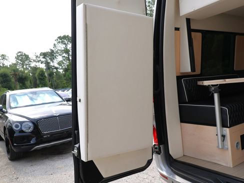 Used 2021 Mercedes-Benz Sprinter 3500 image 43