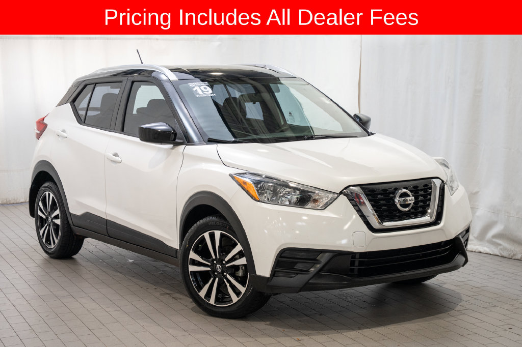 Used 2019 Nissan Kicks SV FWD image 1