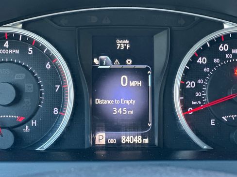 Used 2015 Toyota Camry SE w/ Moonroof Package image 26