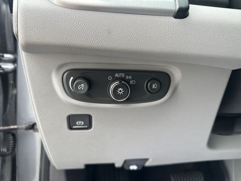 Used 2019 GMC Terrain SLT w/ Preferred Package FWD image 13