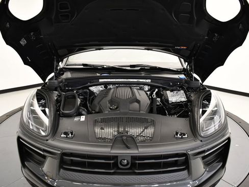 Certified 2025 Porsche Macan Turbo image 13
