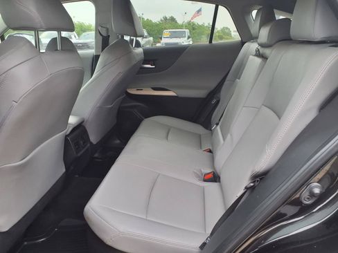 Used 2024 Toyota Venza XLE AWD/4WD image 24